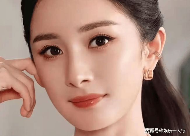 幂不卖惨口碑封神这对比绝了靠不矫情逆袭成顶流！CQ9电子平台网站闫学晶坐拥豪宅哭穷惹众怒杨(图4)