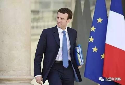 酒面对镜头总统淡定盲品精彩不容错过！！！CQ9电子游戏法国新总统马克龙解读葡萄(图2)