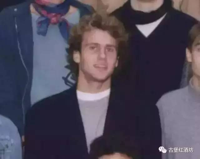 酒面对镜头总统淡定盲品精彩不容错过!!!CQ9电子游戏法国新总统马克龙解读葡萄(图4) 酒面对镜头总统淡定盲品精彩不容错过!!!CQ9电子游戏法国新总统马克龙解读葡萄(图4)